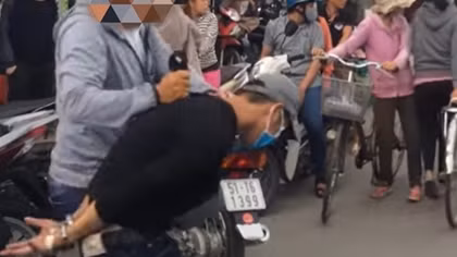 Đi đòi nợ bị phát hiện, dùng mã tấu chém bị thương 2 người 