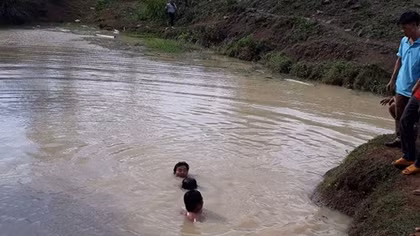 Trước ngày tổng kết, hai học sinh chết đuối thương tâm