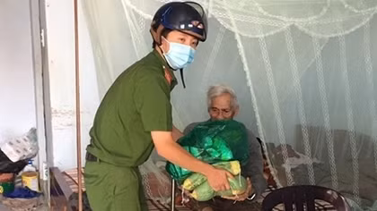 Chung tay giúp người nghèo, người neo đơn qua giai đoạn dịch bệnh