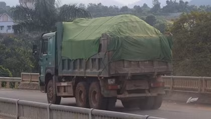 Ngăn chặn xe chở vật liệu xây dựng quá tải hoành hành tại Đà Lạt