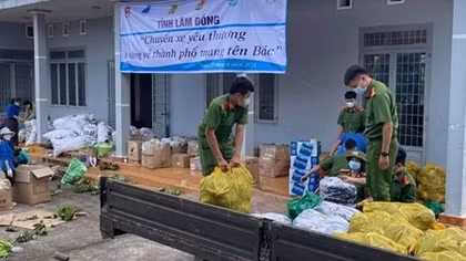 Gần 100 tấn nông sản, thực phẩm hỗ trợ TP Hồ Chí Minh