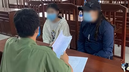Nữ sinh lớp 9 làm giả văn bản nghỉ học để... đùa bạn