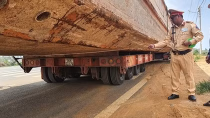 “Quái thú” gây ùn tắc đèo Bảo Lộc bị phạt 92 triệu đồng
