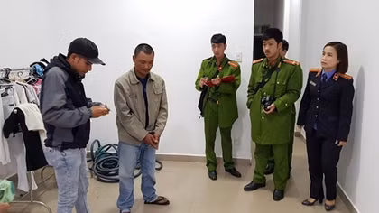 Dựng chuyện yểm vong, nhà sư dởm tráo tiền thật thành... vàng mã