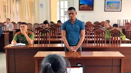 Phạt tù kẻ hành hung cán bộ Công an