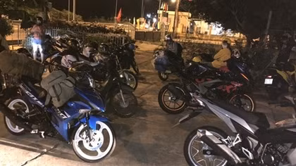 Trắng đêm chặn xe môtô phân khối lớn “làm loạn” QL20