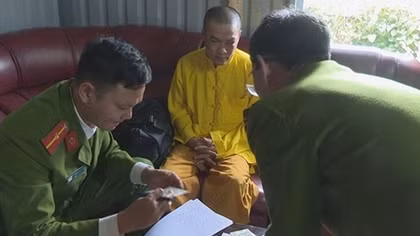 Giả danh tu sĩ đánh tráo tiền thật bằng tiền âm phủ