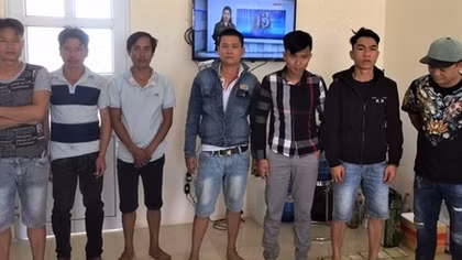 Sòng bạc trong căn nhà hoang