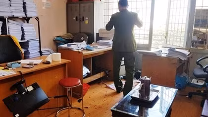 Khống chế đối tượng đập phá Văn phòng công chứng