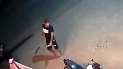Kinh hãi nhóm thanh niên cầm dao phát rẫy chém người
