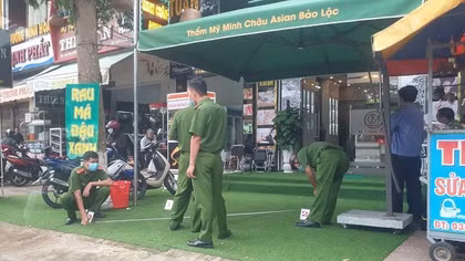 Thực nghiệm hiện trường vụ phóng viên bị hành hung khi tác nghiệp chống dịch