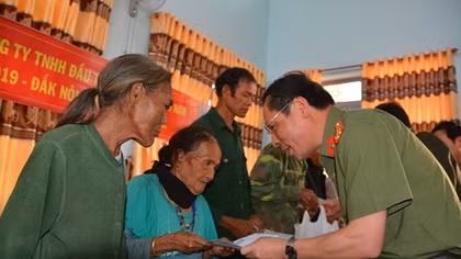 Trao Tết yêu thương trên miền đất Tây Nguyên
