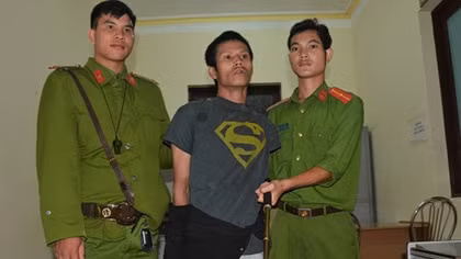 Khống chế những kẻ khiêu khích CSGT khi đo nồng độ cồn