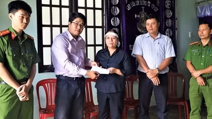 Báo CAND thăm hỏi, chia buồn với gia đình Công an viên hi sinh