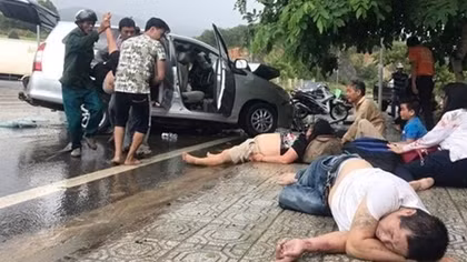  Vụ hai xe du lịch tông nhau: 1 Việt kiều đã tử vong