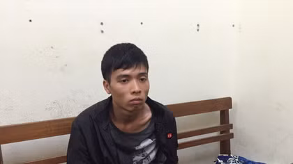 Nghe mẹ “phàn nàn”, dùng dao đâm mẹ tử vong
