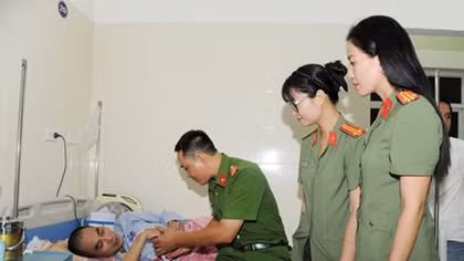 Những “liều thuốc” tinh thần gửi người bệnh