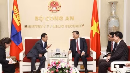 Bộ trưởng Tô Lâm tiếp Đại sứ Mông Cổ