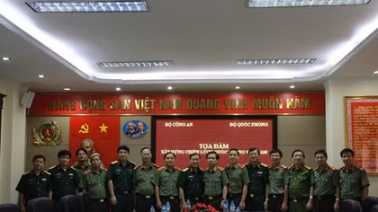 Tọa đàm “Xây dựng Chiến lược Quốc phòng Việt Nam”