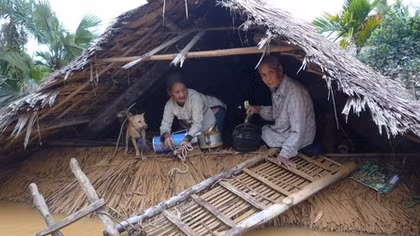 Hãy “Ủng hộ đồng bào lũ lụt miền Trung”
