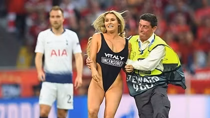 "Kiều nữ" phá đám trận chung kết Champions League 2019 là ai
