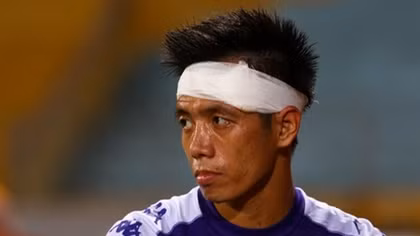 "Cay đắng" rời AFC Cup, thủ quân Hà Nội tiếp tục nhận thêm tin "cực sốc"