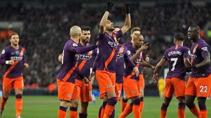 Riyad Mahrez lập công, Man City tái chiếm ngôi đầu