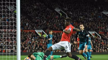 Bị Southampton cầm hòa, Man Utd mất ngôi nhì bảng