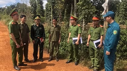 Những người giữ bình yên cho mùa xuân