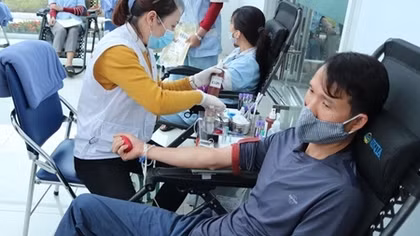Thanh niên Cục Công nghiệp An ninh hăng hái tham gia hiến máu tình nguyện