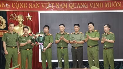 Công an Sơn La khen thưởng cá nhân, tập thể cấp CCCD vượt chỉ tiêu