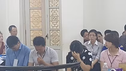 Cựu cán bộ ngân hàng tiếp tay đường dây đưa người trốn đi nước ngoài