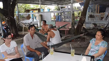 Tin thêm về bé gái bị bạo hành bằng sắt nung đỏ