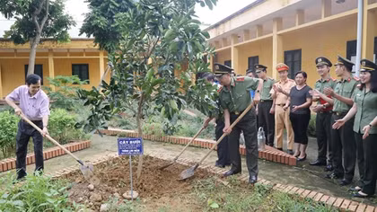Tuổi trẻ Văn phòng Bộ Công an tri ân các thương bệnh binh