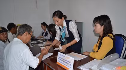 Nghỉ hưu sớm, lương và phụ cấp hưởng thế nào?