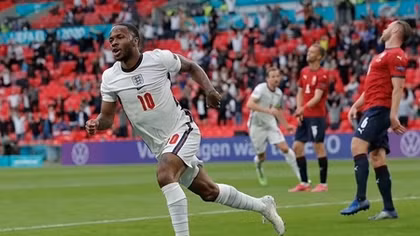 Raheem Sterling ghi bàn duy nhất, Tam Sư đứng đầu bảng D