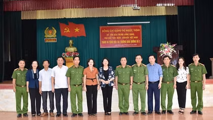 Phó Chủ tịch nước Đặng Thị Ngọc Thịnh thăm Trường Giáo dưỡng số 2
