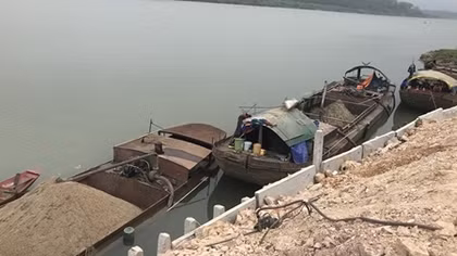  1.000m³ cát không nguồn gốc tập kết tại lưu vực sông Lam