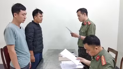 Khởi tố nhóm đối tượng tổ chức xuất cảnh cho công dân Trung Quốc sang Lào