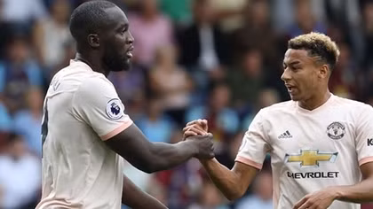 Lukaku lập cú đúp, Man Utd chiến thắng trước Burnley