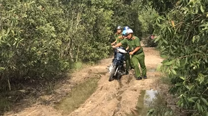 13 giờ theo chân trinh sát chống buôn lậu - Kỳ 1