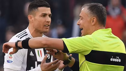 Ronaldo "cự nự" trọng tài nhưng ca ngợi VAR