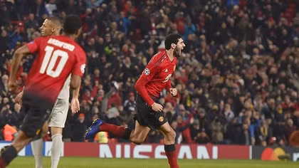 Fellaini ghi bàn phút cuối, Man Utd giành vé vào vòng knock out