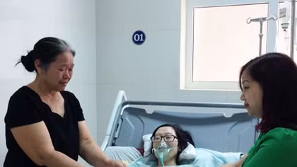Tình mẫu tử của thai phụ bị ung thư lay động trái tim cộng đồng mạng
