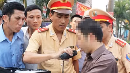 Đề xuất CSGT kiểm tra nồng độ cồn trong mọi vụ tai nạn giao thông