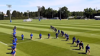 Sau Liverpool đến lượt cầu thủ Chelsea "quỳ gối" vì George Floyd