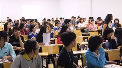 Thiếu và yếu như... Hội đồng trường