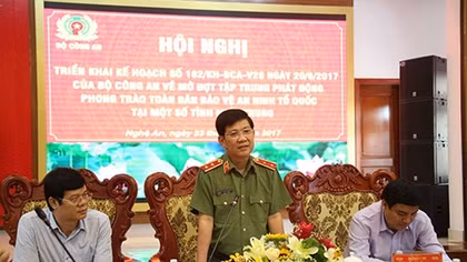 Triển khai kế hoạch phát động phong trào toàn dân BVANTQ tại miền Trung