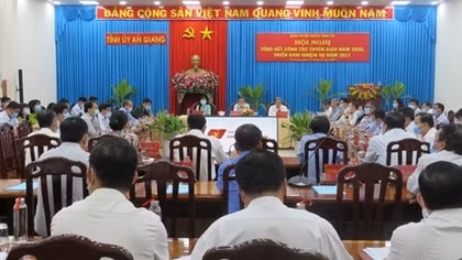 Tăng cường đấu tranh phản bác các quan điểm sai trái, thù địch trong tình hình mới