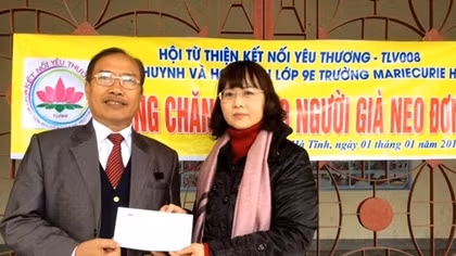 Thầy giáo làng với trái tim nhân hậu